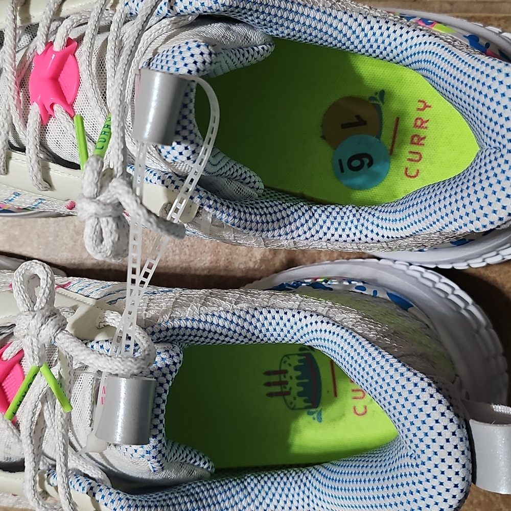 Size 16 Under Armour Curry Flow 10 Low Splash - Picture 6 of 6